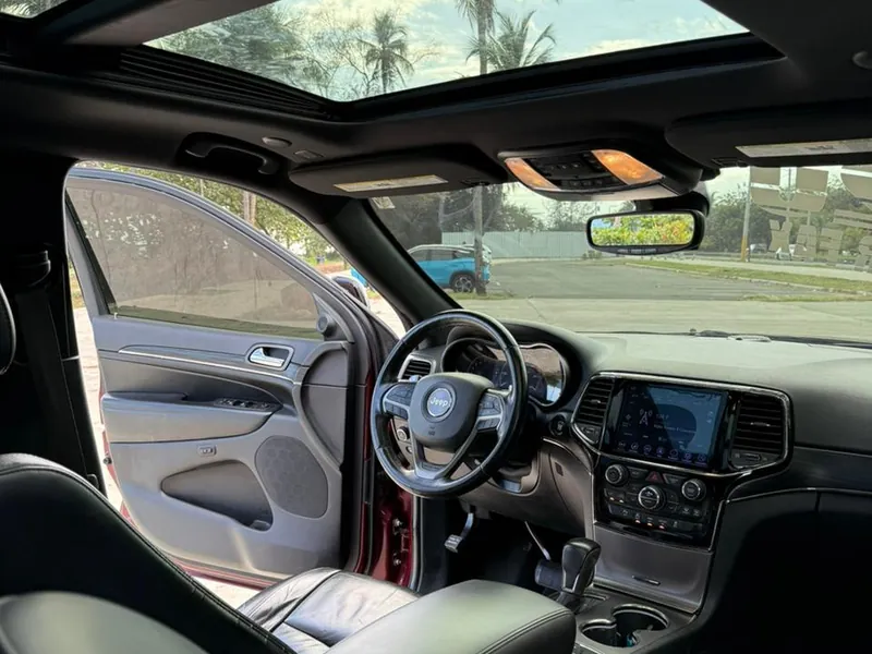 Jeep Grand Cherokee Limited X 2020 — Interior 2