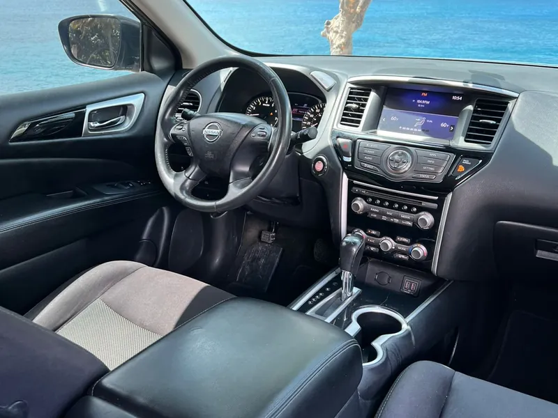 Nissan Pathfinder 2020 — Interior